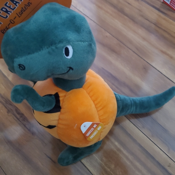 Fringe dog toy Spooky Creatures Rex/0-Lantern. 11” With Squeaker, - Picture 6 of 13